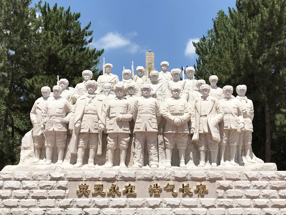 内蒙古赤峰市革命烈士群雕 Chifeng City, Inner Mongolia revolutionary martyr sculptures